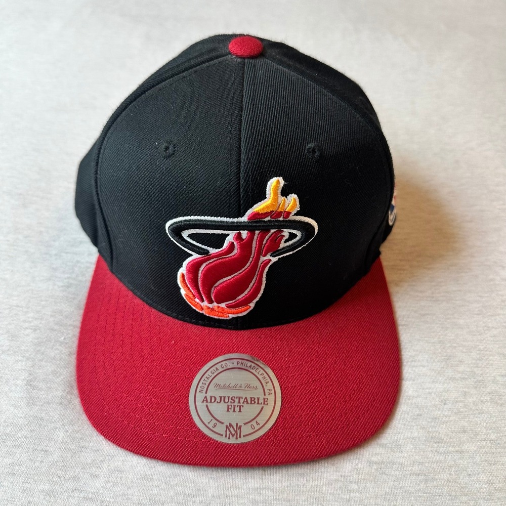 Mitchell & Ness Miami Heat NBA‎ Hardwood Classics Snapback Hat Black Red